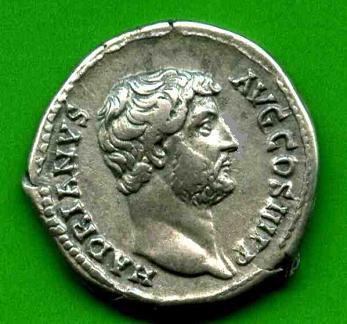 Denar Hadrianus C. 805 Av. HADRIANVS AVG COS III PP.jpg