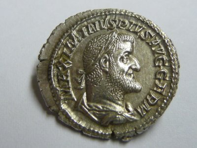 Maximinus P M TR P IIII 003.jpg