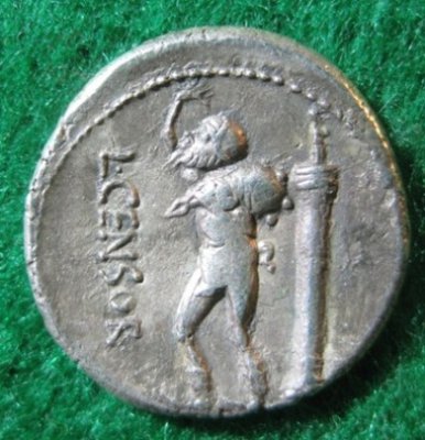 Cr.636,1d Denar Rom 82v L.Marcius Censorinus, Denar (2).JPG
