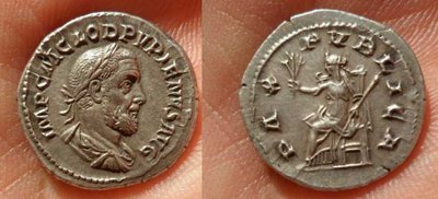 Denario_Falso_PUPIENUS - Slavey cast fake sold by the Bulgarian Dealer, radd8, in ebay (01-2011).jpg