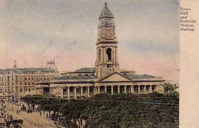 Postkarte Durban Town Hall and Railway Station (ca 1908).jpg