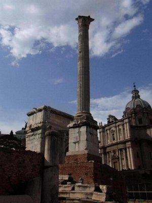 23052010-FORUM ROMANUM-Säule-46.JPG