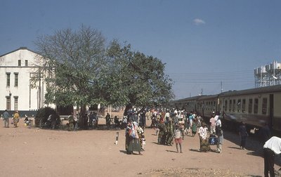 #10_Itigi Bahnhof 1.jpg