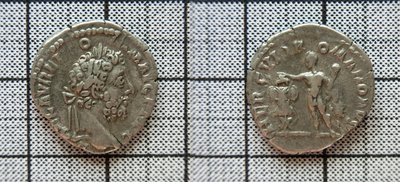 Commodus-Denar-HERCULESundTROPHAION-RIC254.jpg